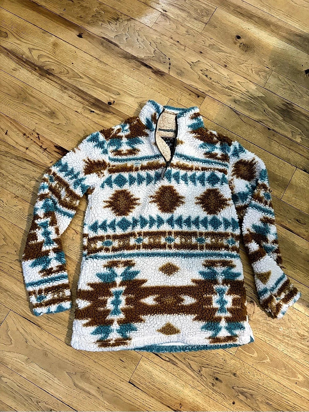 Cabin fever  Sherpa Pullover Geometric in White & Brown Size